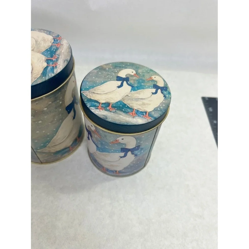 Unbranded vintage nesting